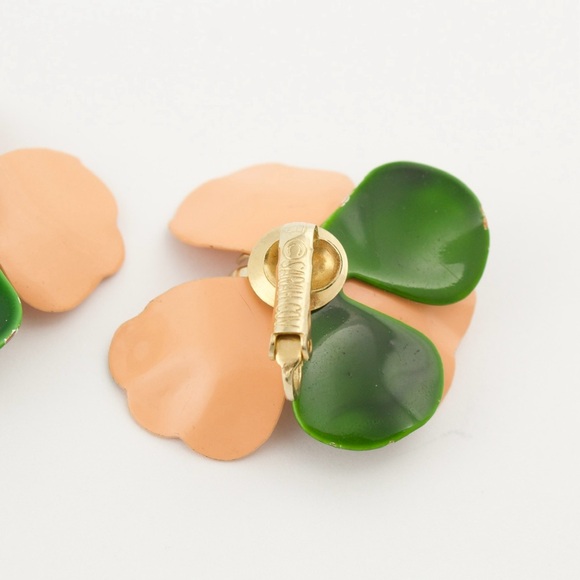 Vintage Sarah Coventry Tahitian Flower Clip On Earrings Pink Green Enamel 1960s - Picture 4 of 4